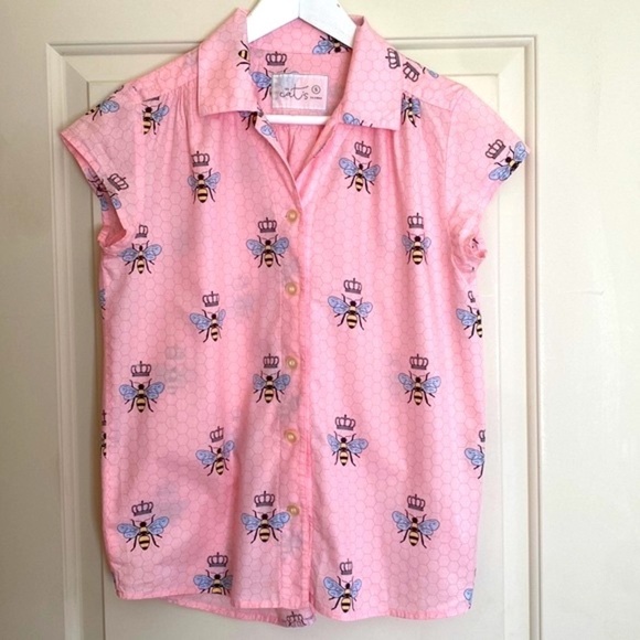 The Cats Pajamas S/S Soft Pink Button Up Queen Bee Print Size SMALL - Picture 1 of 8
